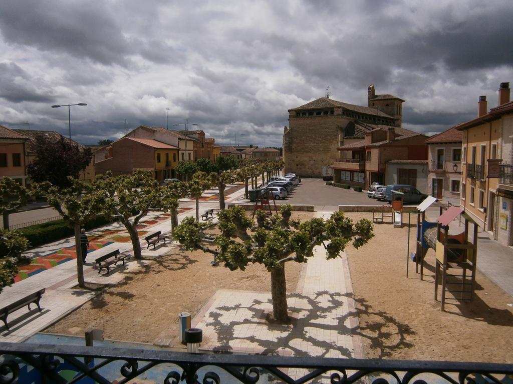 ホテル Apartamento Pension La Via Lactea Frómista エクステリア 写真